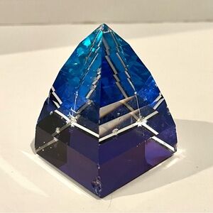 SWAROVSKI PYRAMID PAPERWEIGHT SMALL BERMUDA BLUE - Minor Damage